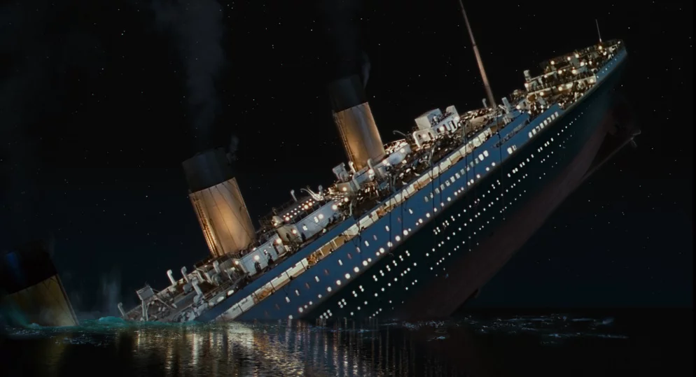 The oceanliner Titanic sinking in the North Atlantic